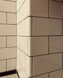 Kakel Subway Half Tile utvändigt hörn County White