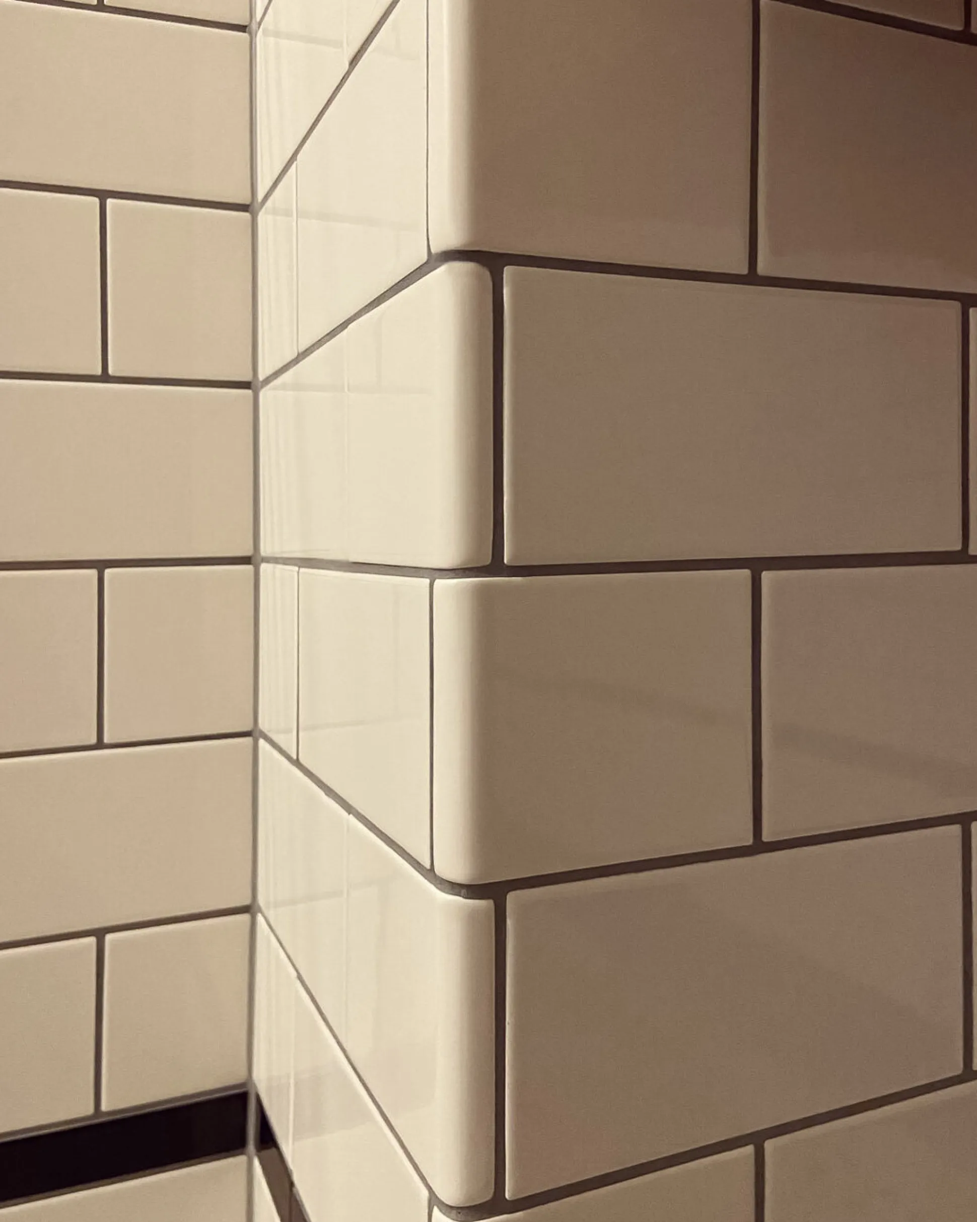 Kakel Subway Half Tile utvändigt hörn County White