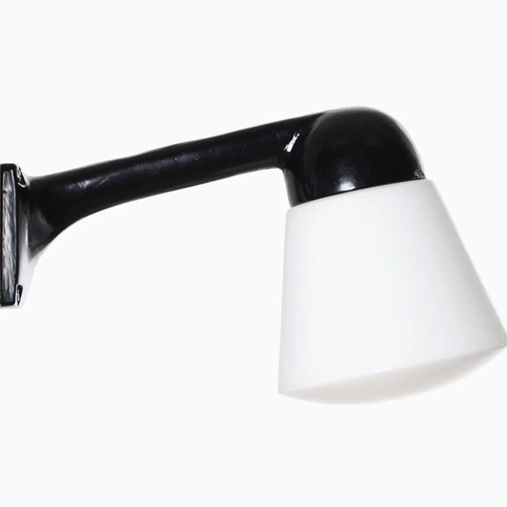 Lampa Funkis 1950 Svart Vinklad Kon
